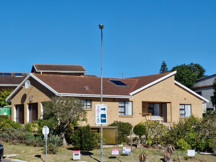 3 Bedroom Property for Sale in Fraaiuitsig Western Cape